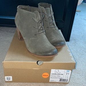TOMS lunata lace-up suede heeled boot